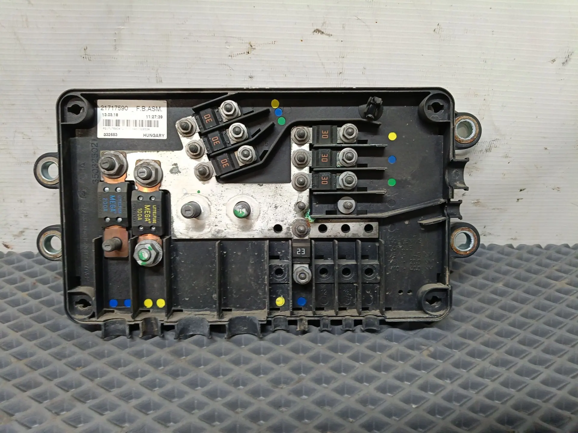 Коробка предохранителей распределительная б/у для Volvo FM4 (2014-2019) - 1